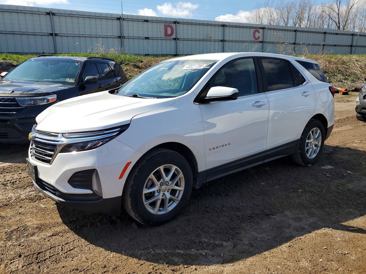 Salvage Chevrolet Equinox Image