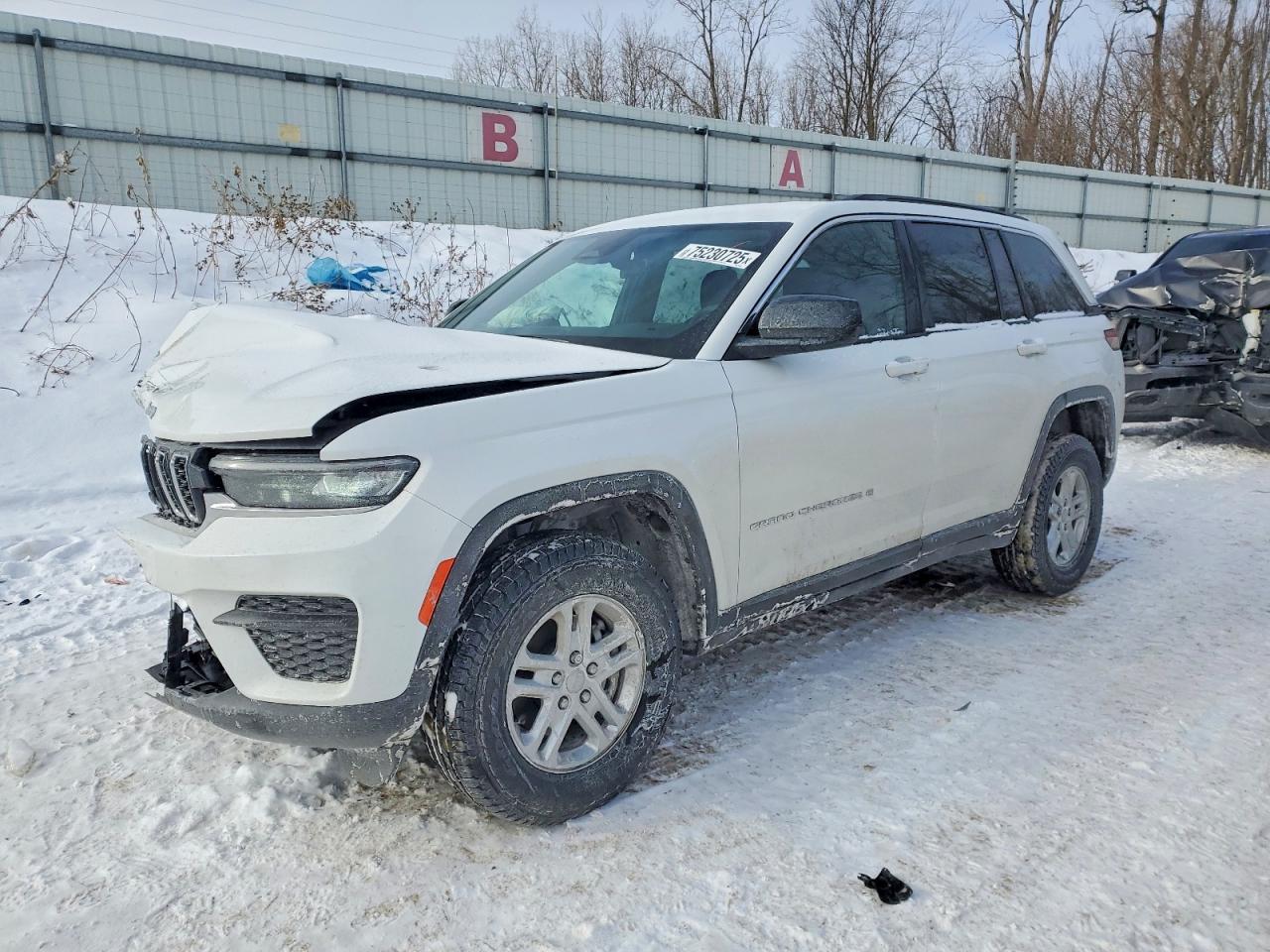 Salvage Jeep Grand Cherokee Image