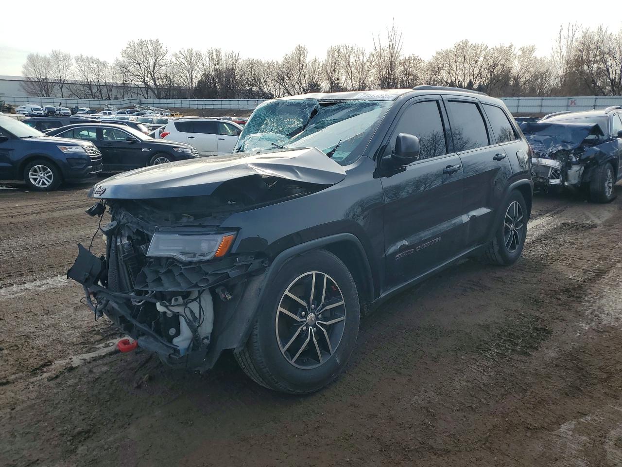 Salvage Jeep Cherokee Image