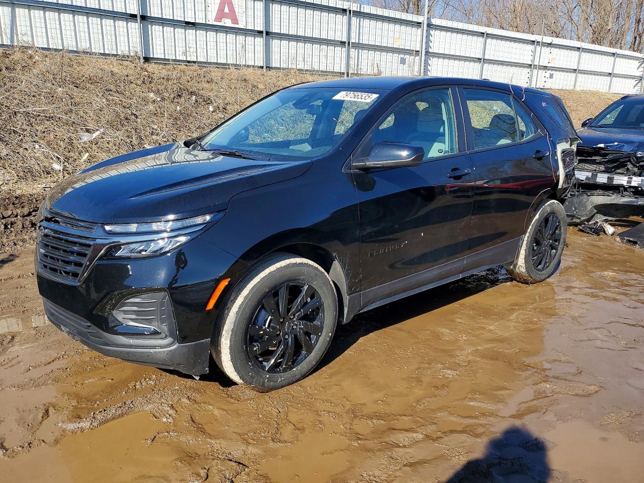 Salvage Chevrolet Equinox Image