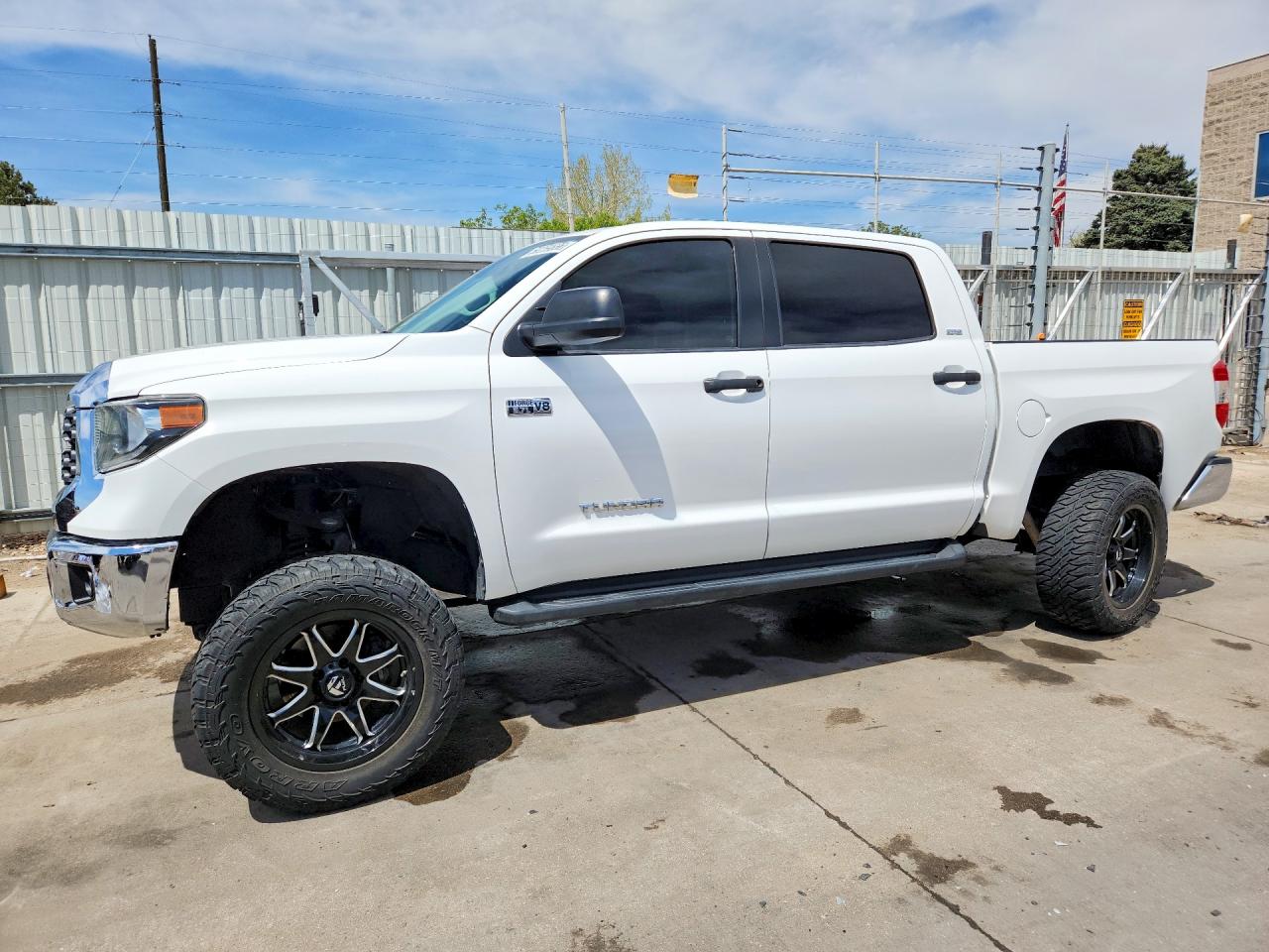 Salvage Toyota Tundra Image
