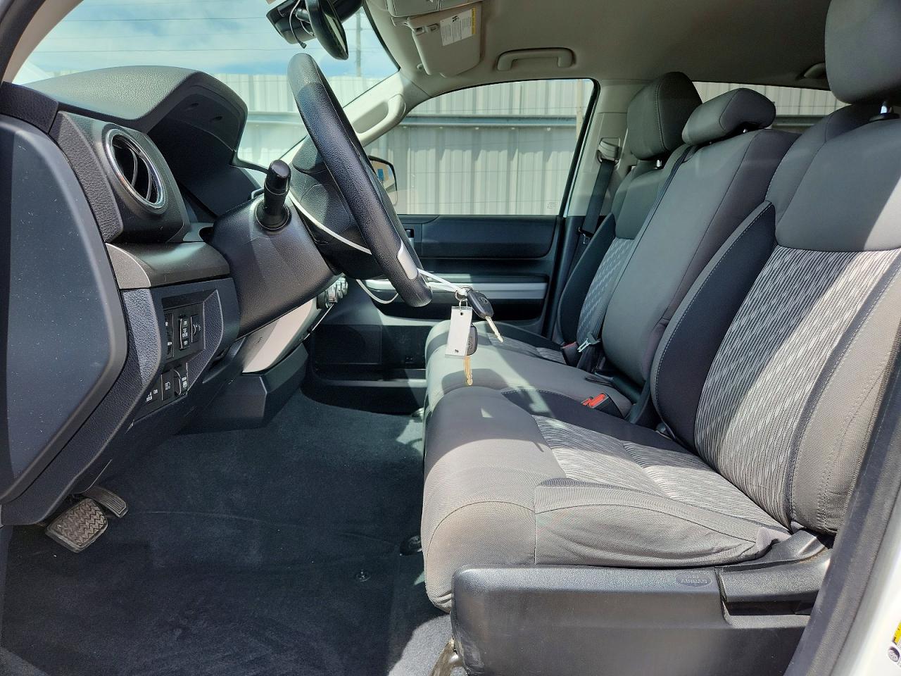 Toyota Tundra Sr5