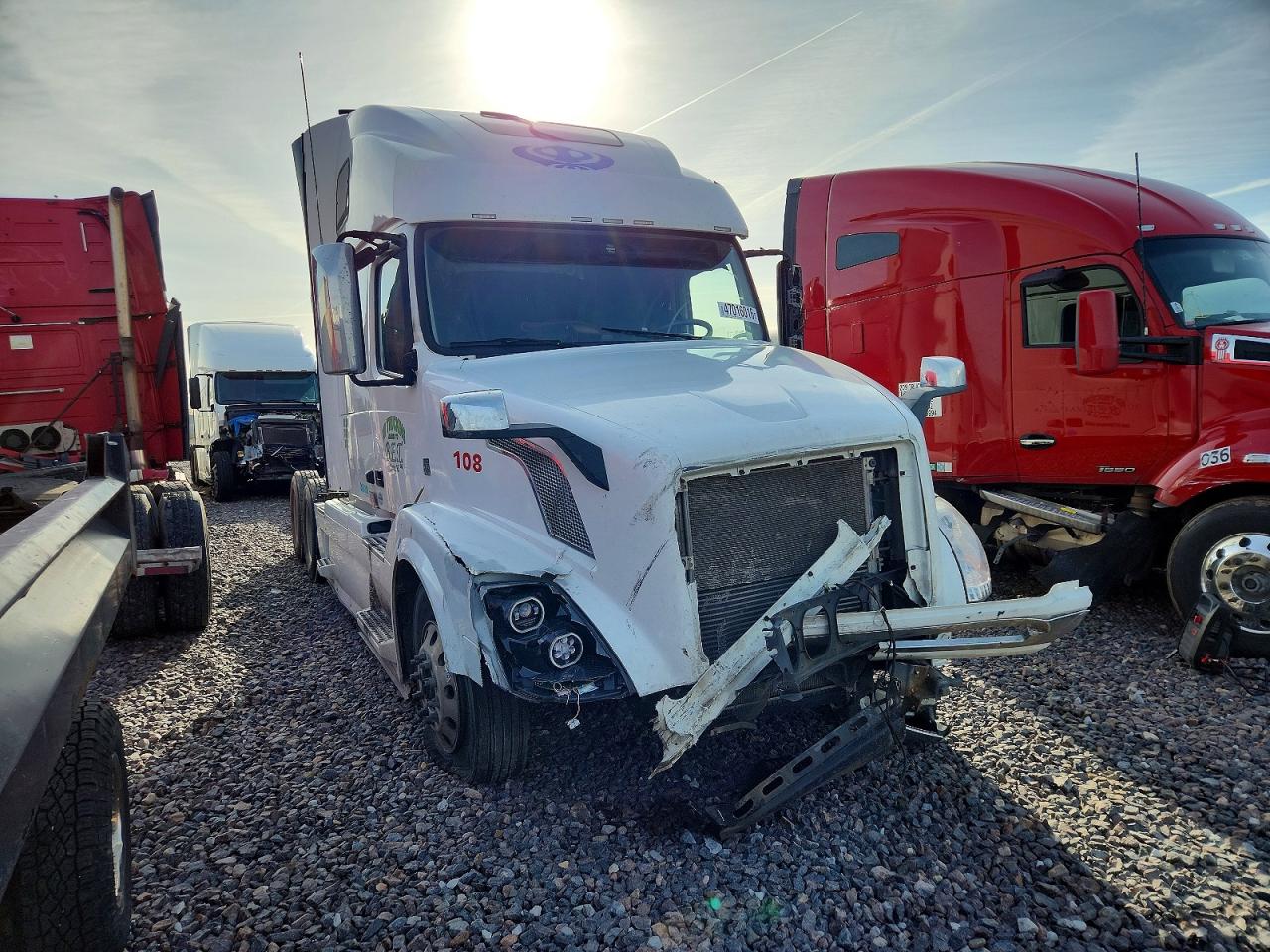 Salvage Volvo Vn Image