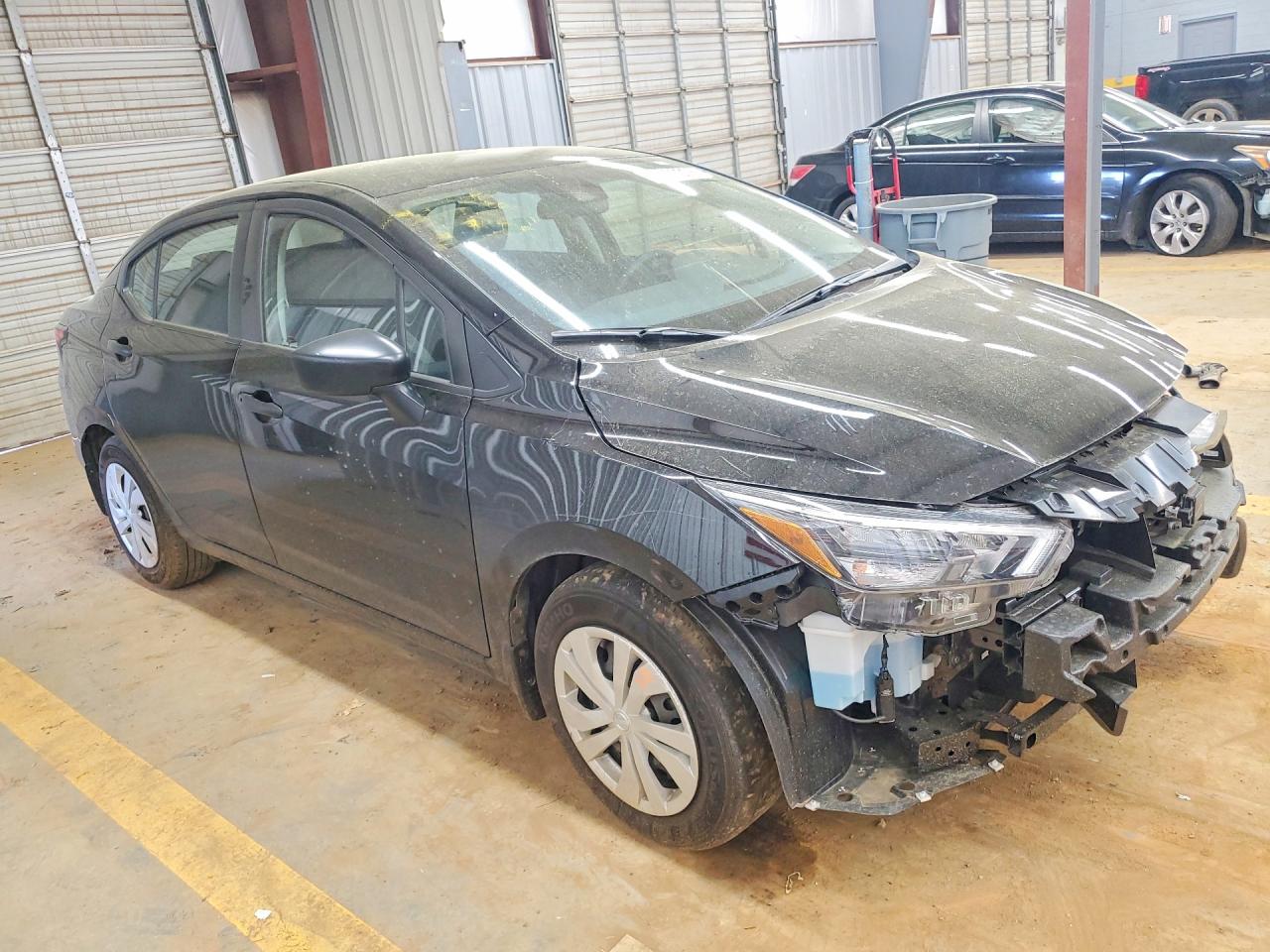 Nissan Versa S