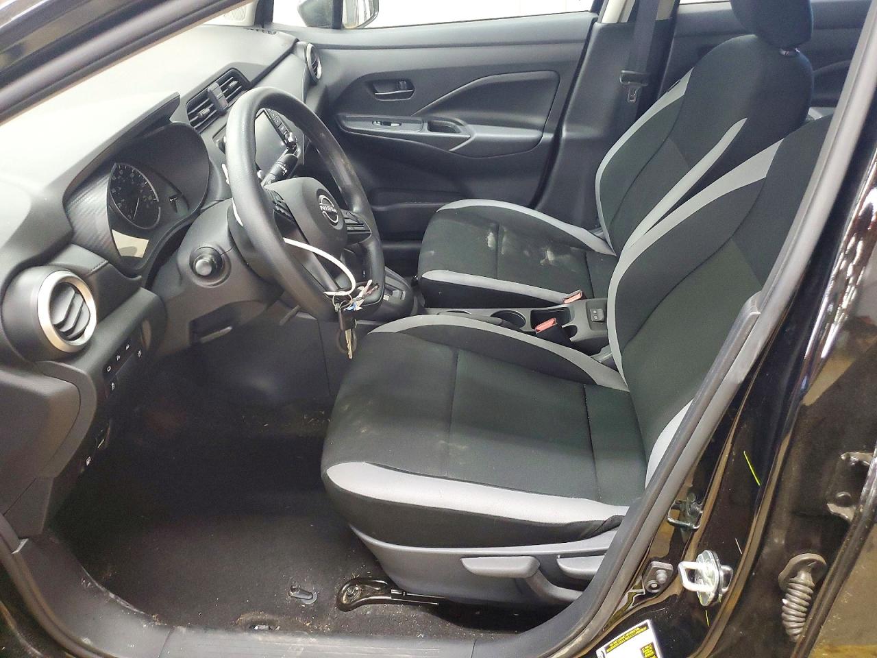 Nissan Versa S