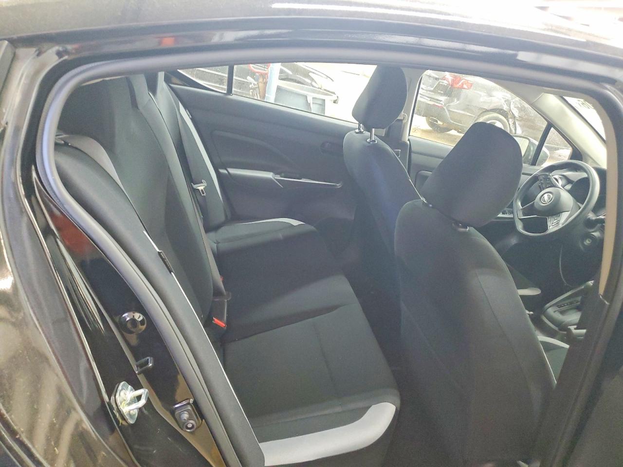 Nissan Versa S