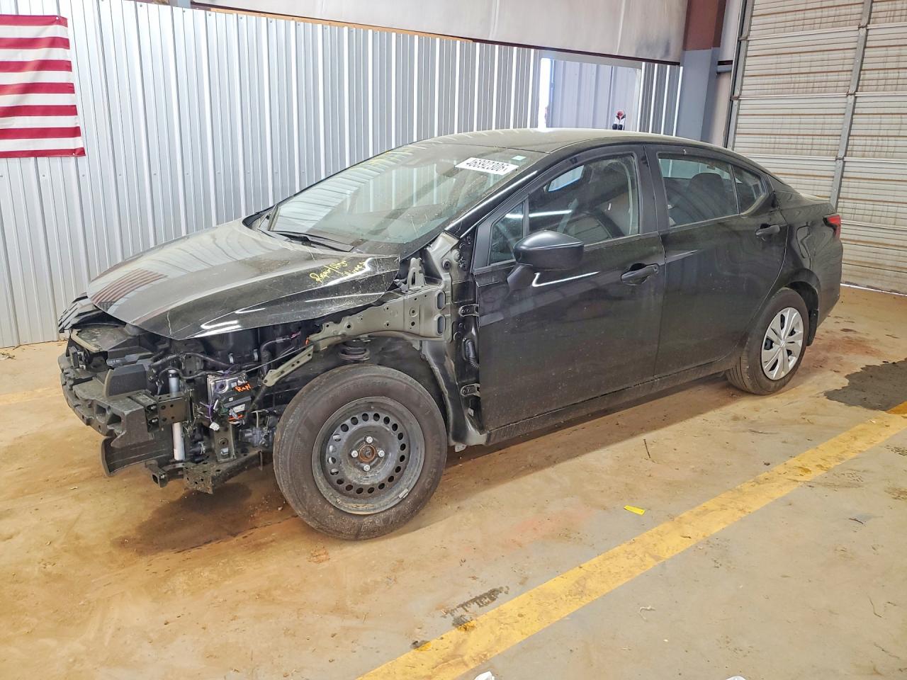 Salvage Nissan Versa Image
