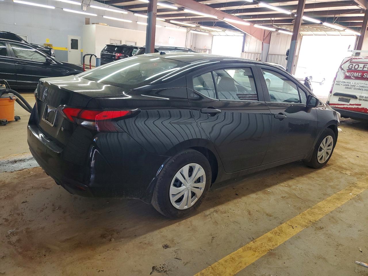 Nissan Versa S
