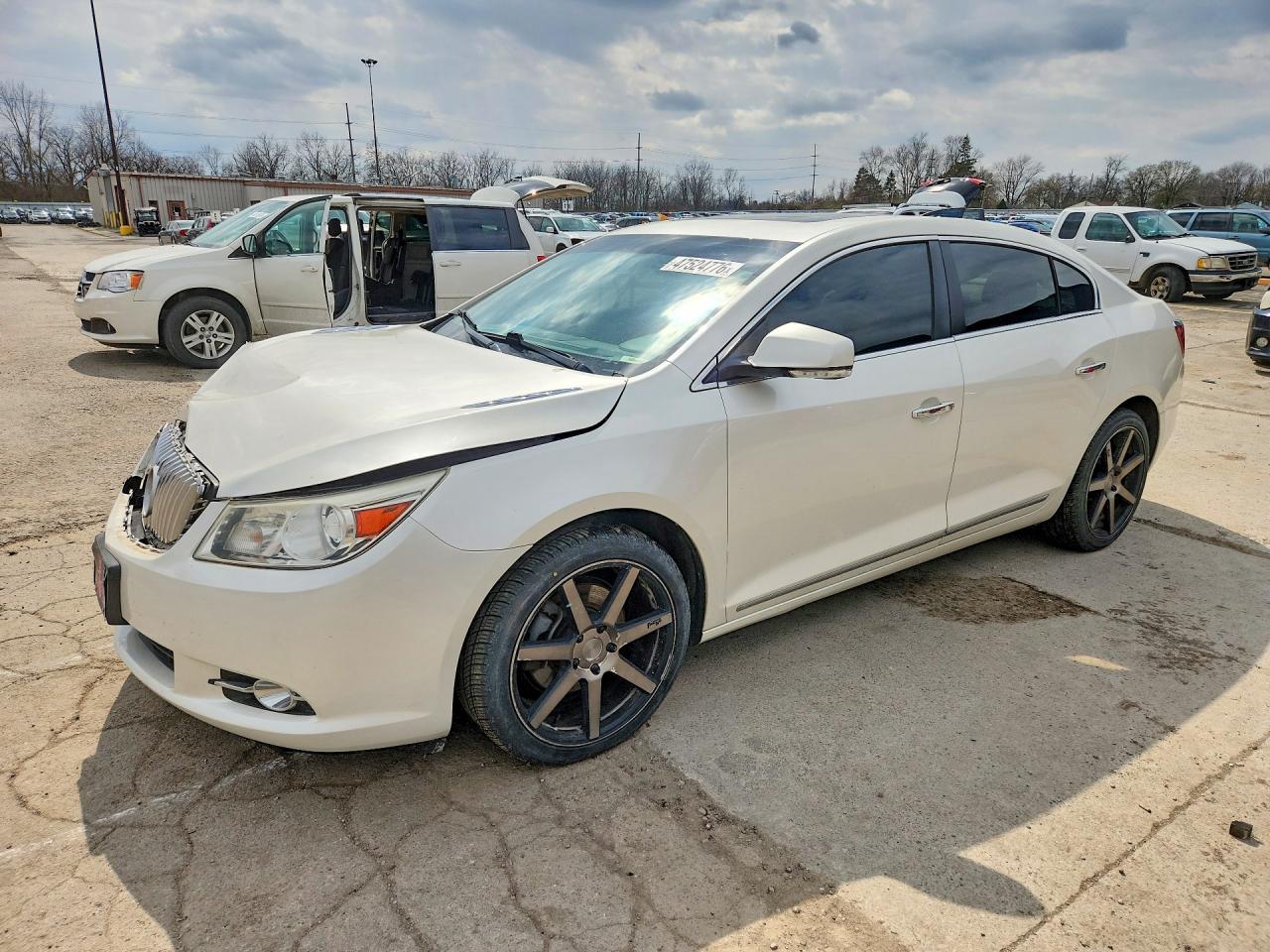 Salvage Buick LaCrosse Image