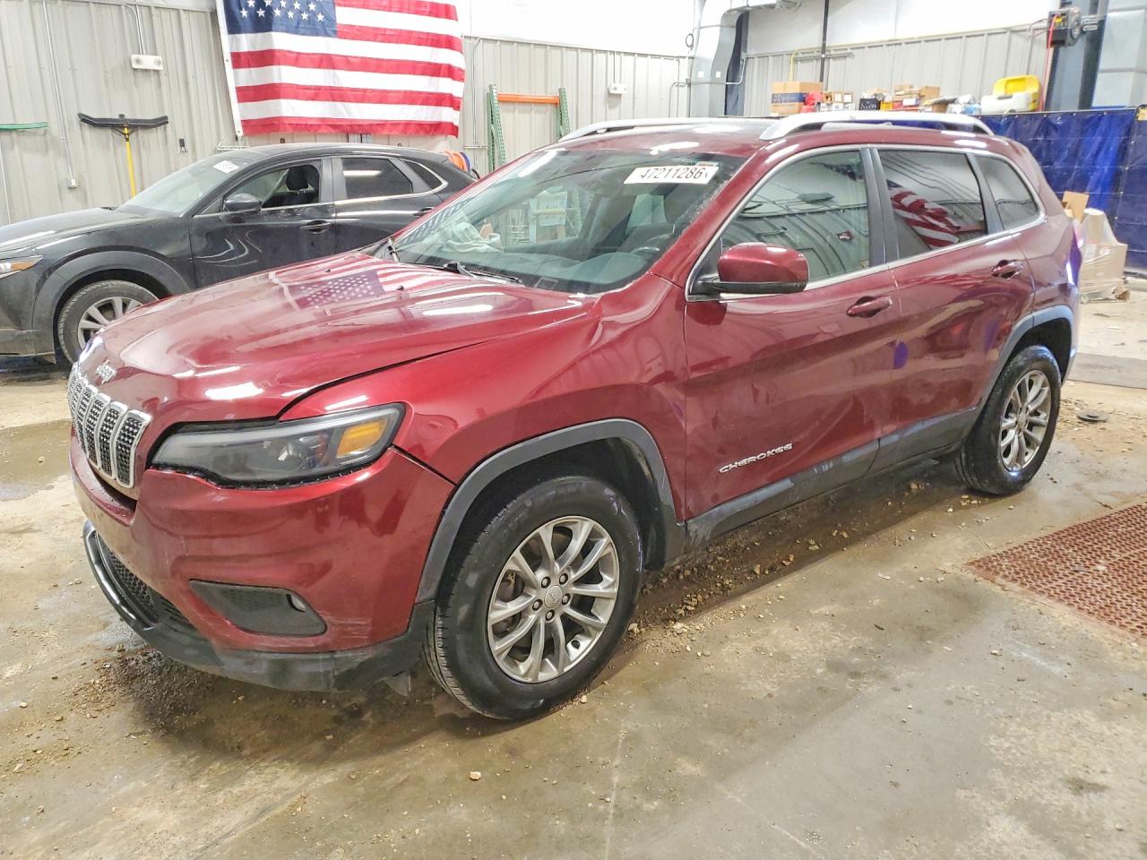 Salvage Jeep Cherokee Image