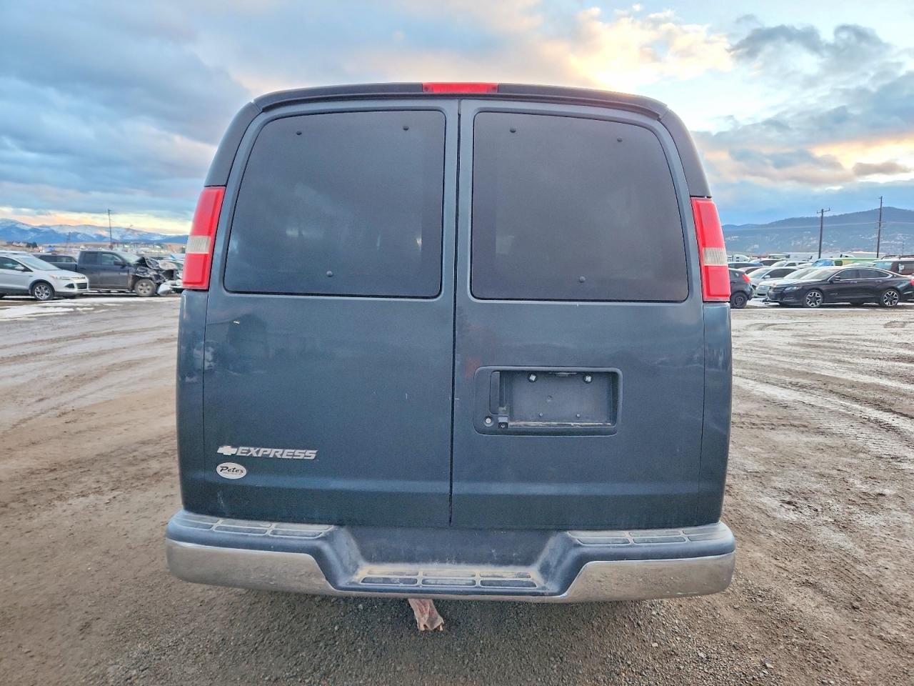 Chevrolet Express Lt