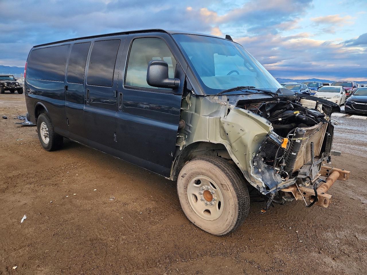 Chevrolet Express Lt
