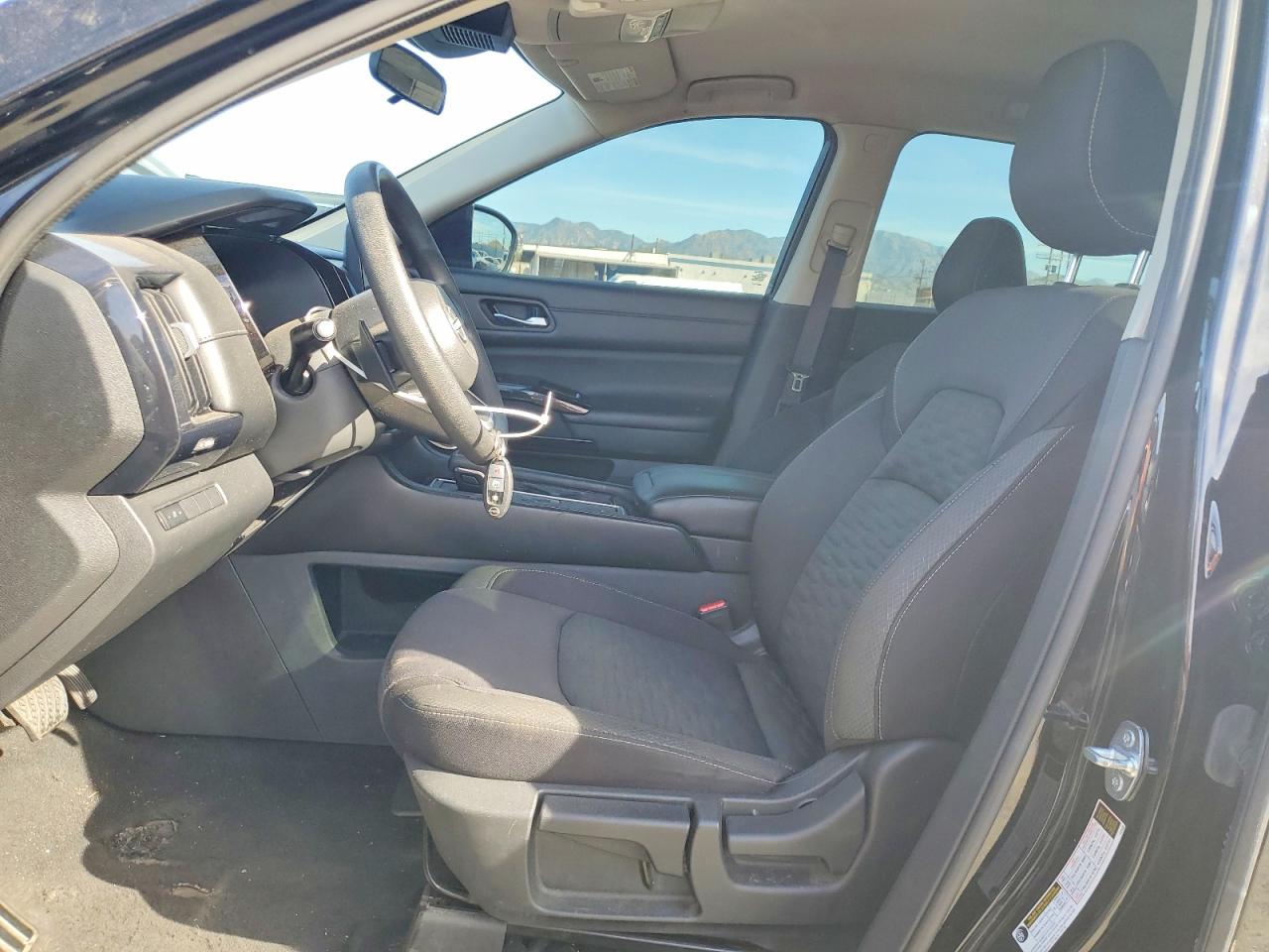 Nissan Pathfinder S