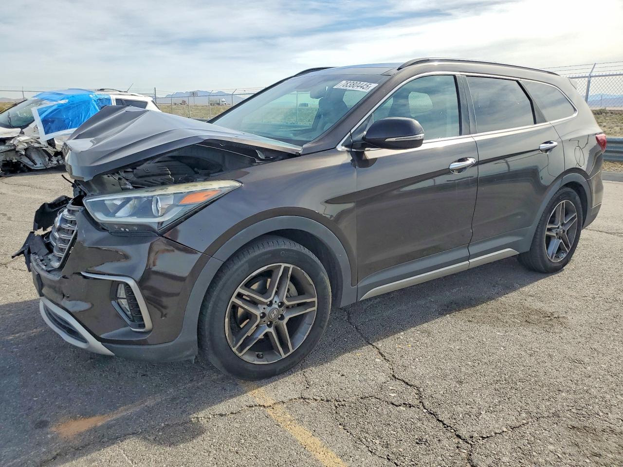 Salvage Hyundai SANTA FE Image