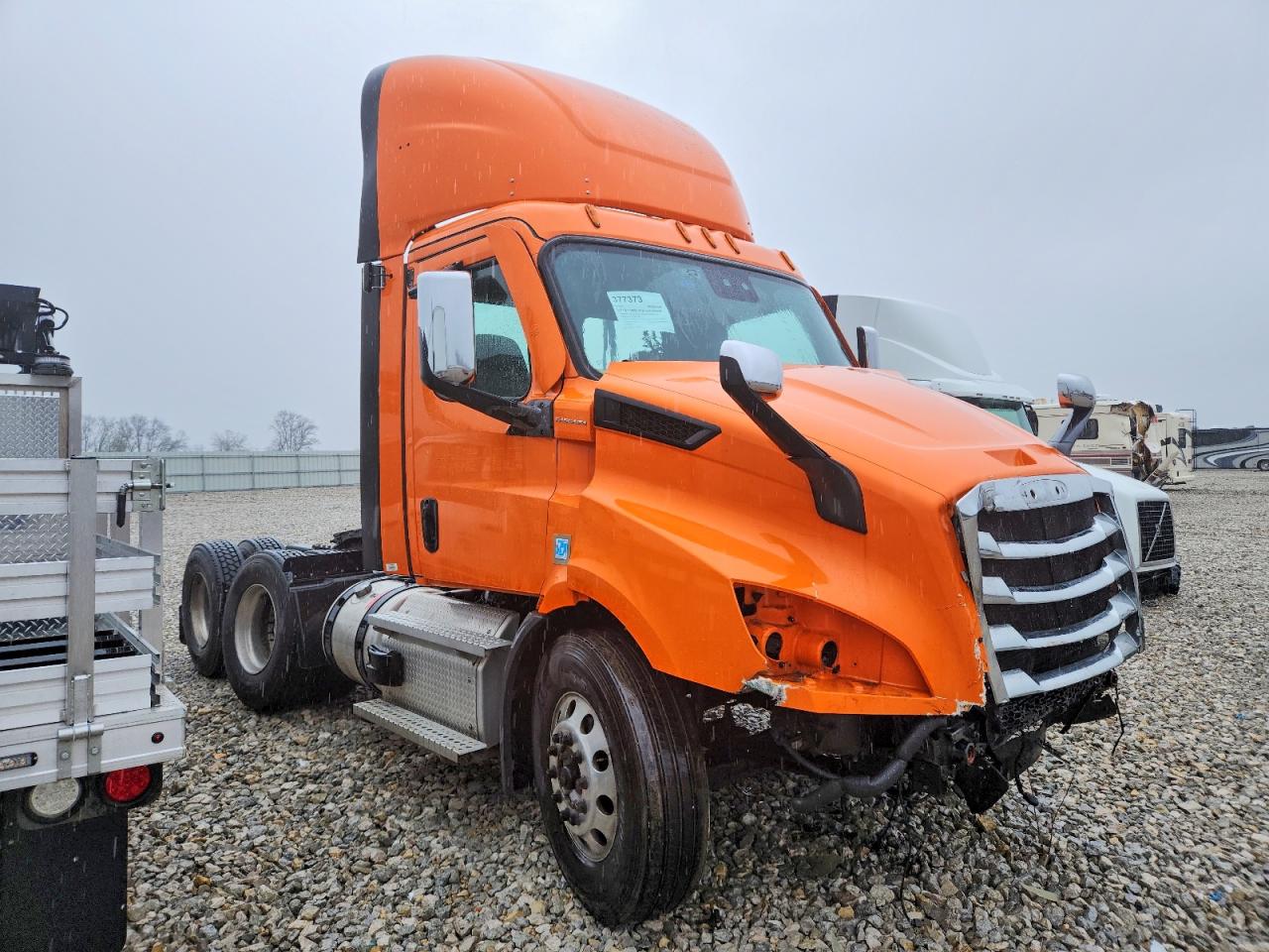 Salvage Freigliner Cascadia 116 Image