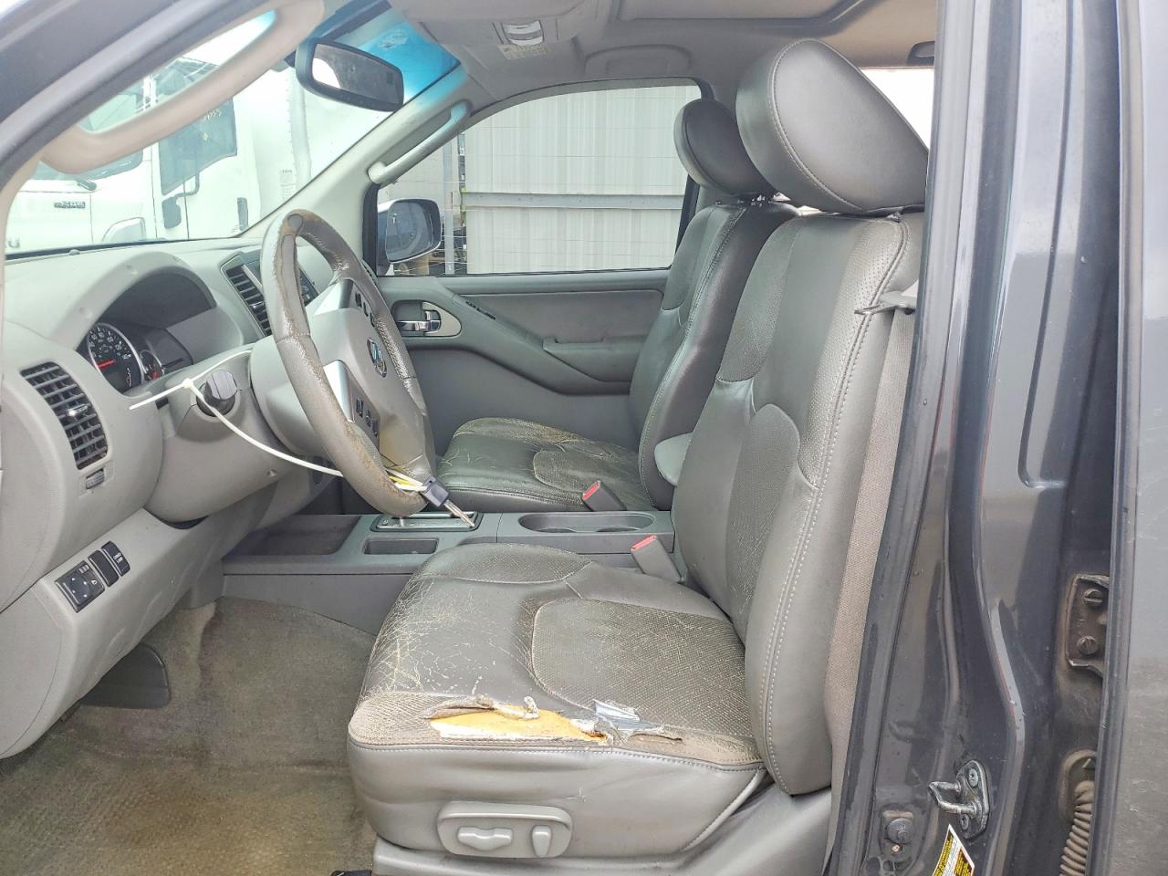 Nissan Frontier Se V6