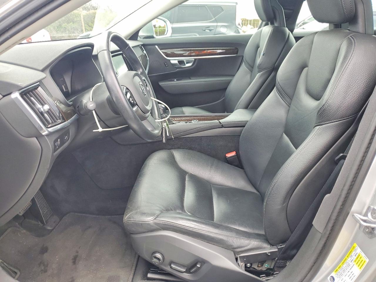 Volvo S90 T5 Momentum