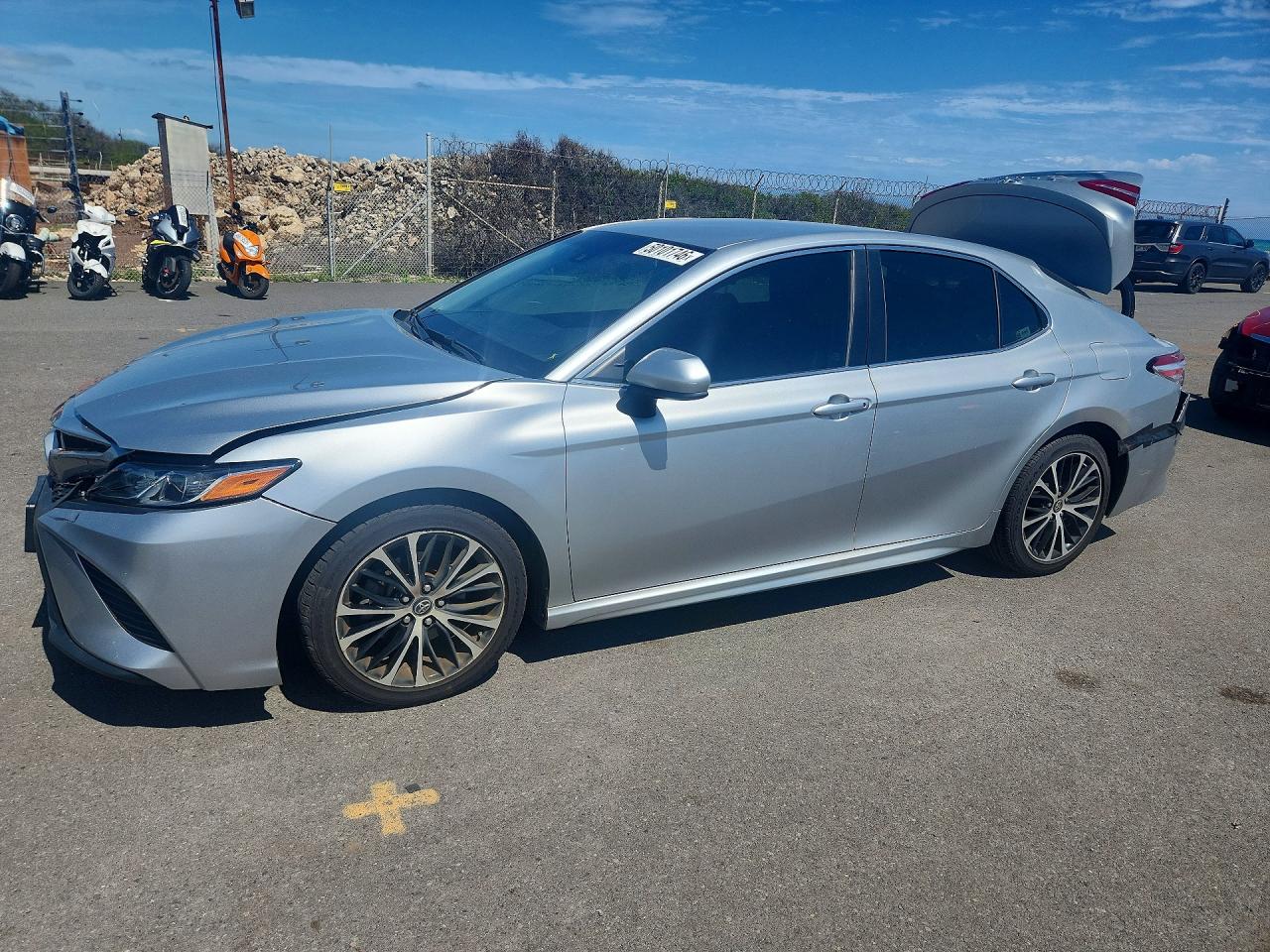 Salvage Toyota Camry Image