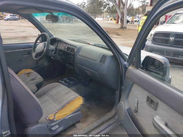 Toyota Tacoma Base V6