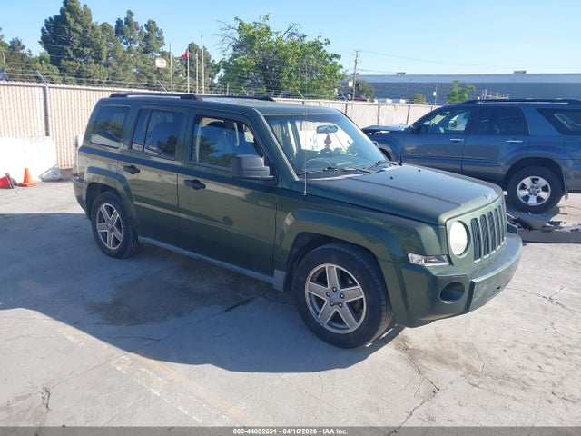 Salvage Jeep Patriot Image