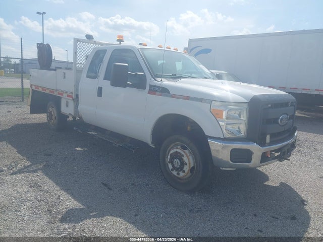 Salvage Ford F-350 Image