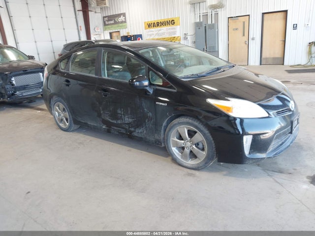 Salvage Toyota Prius Image