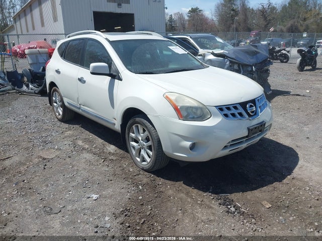 Salvage Nissan Rogue Image
