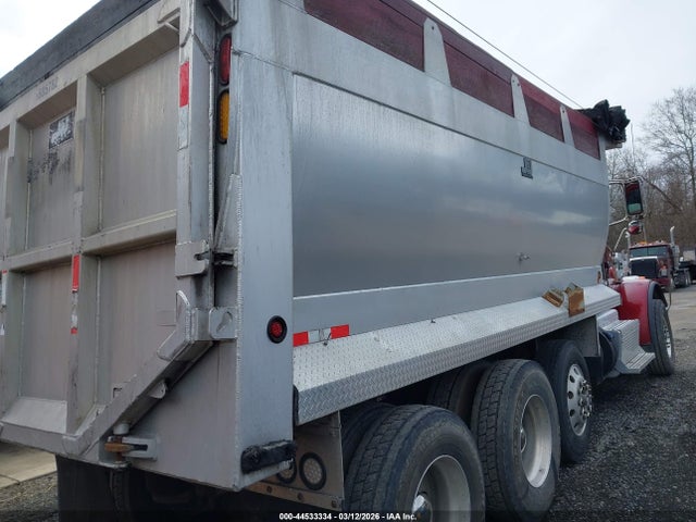 Peterbilt 365