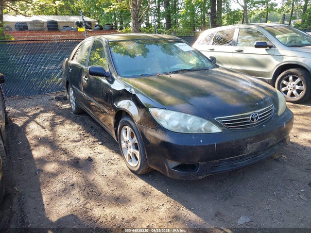 Salvage Toyota Camry Image