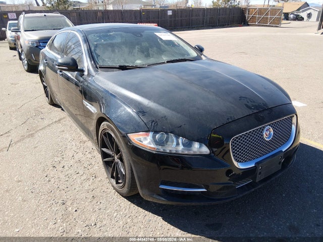 Salvage Jaguar XJ Image