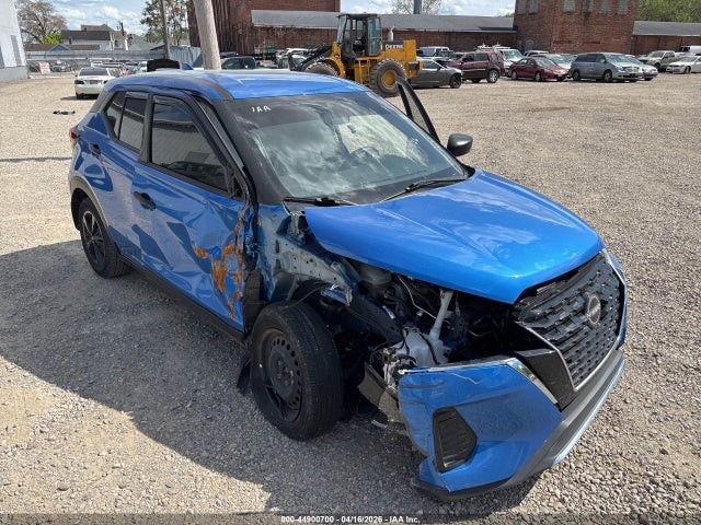 Salvage Nissan Kicks Image