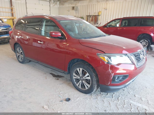 Salvage Nissan Pathfinder Image
