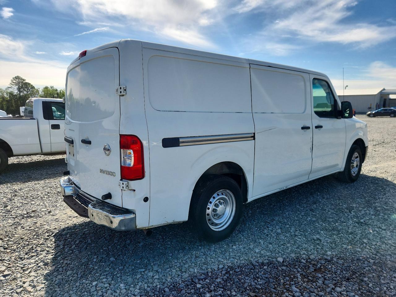 Nissan Nv