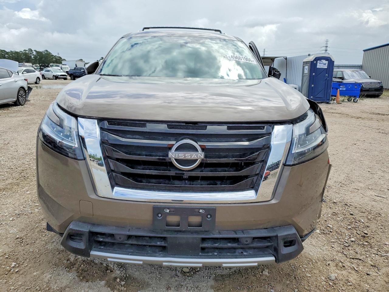 Nissan Pathfinder Platinum