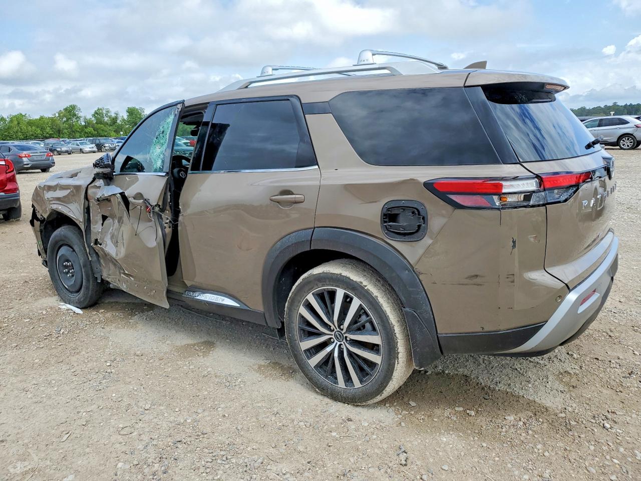 Nissan Pathfinder Platinum