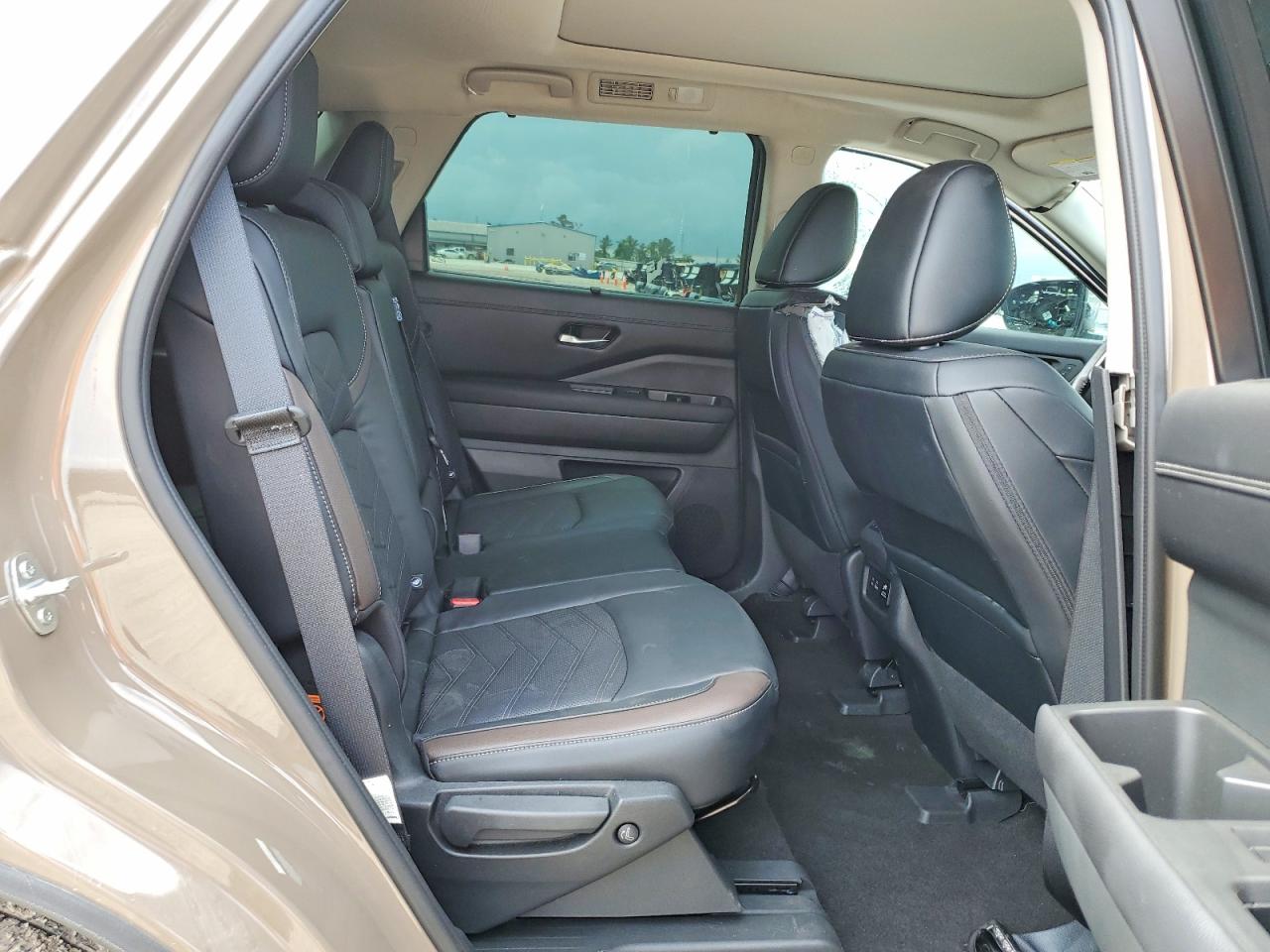 Nissan Pathfinder Platinum
