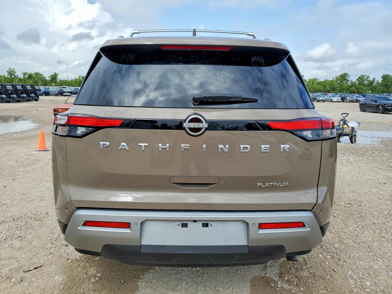 Nissan Pathfinder Platinum