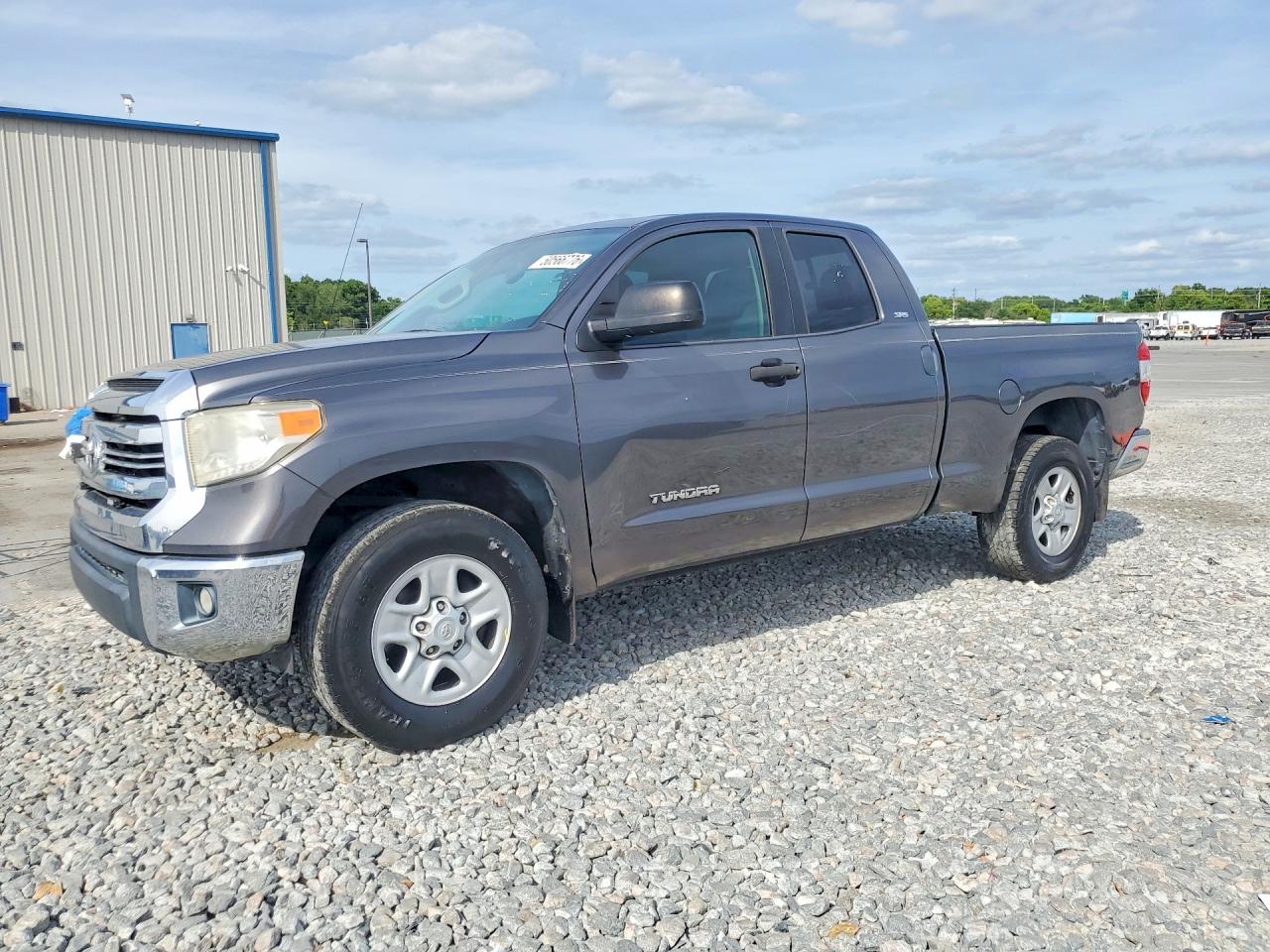 Salvage Toyota Tundra Image