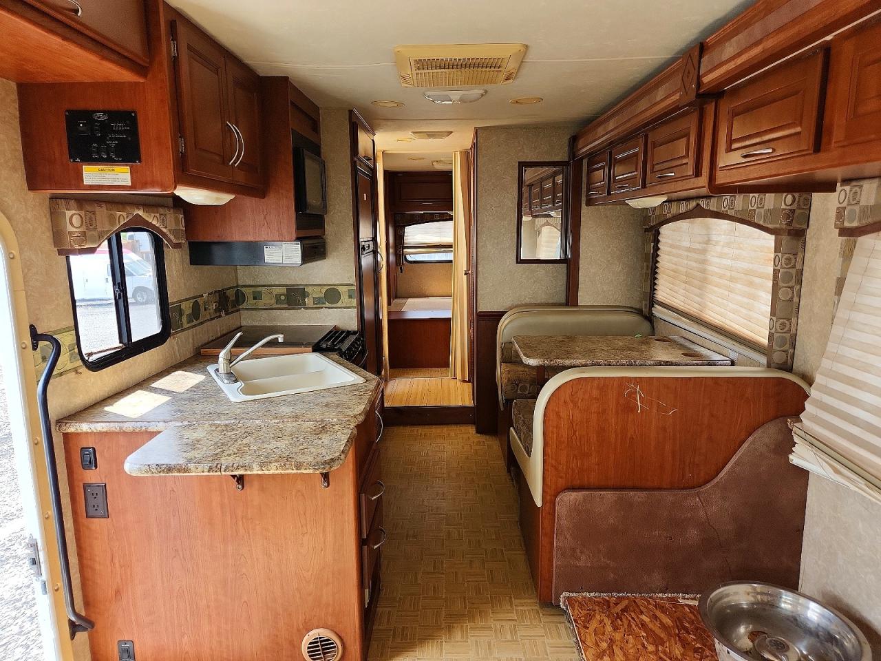 Ford Econoline E450 Super Duty Cutaway Van Rv