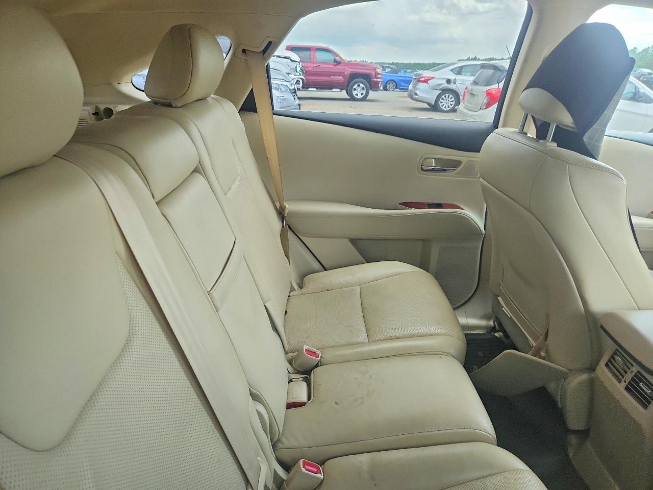 Lexus RX Base
