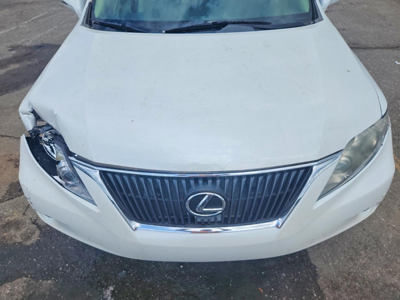Lexus RX Base