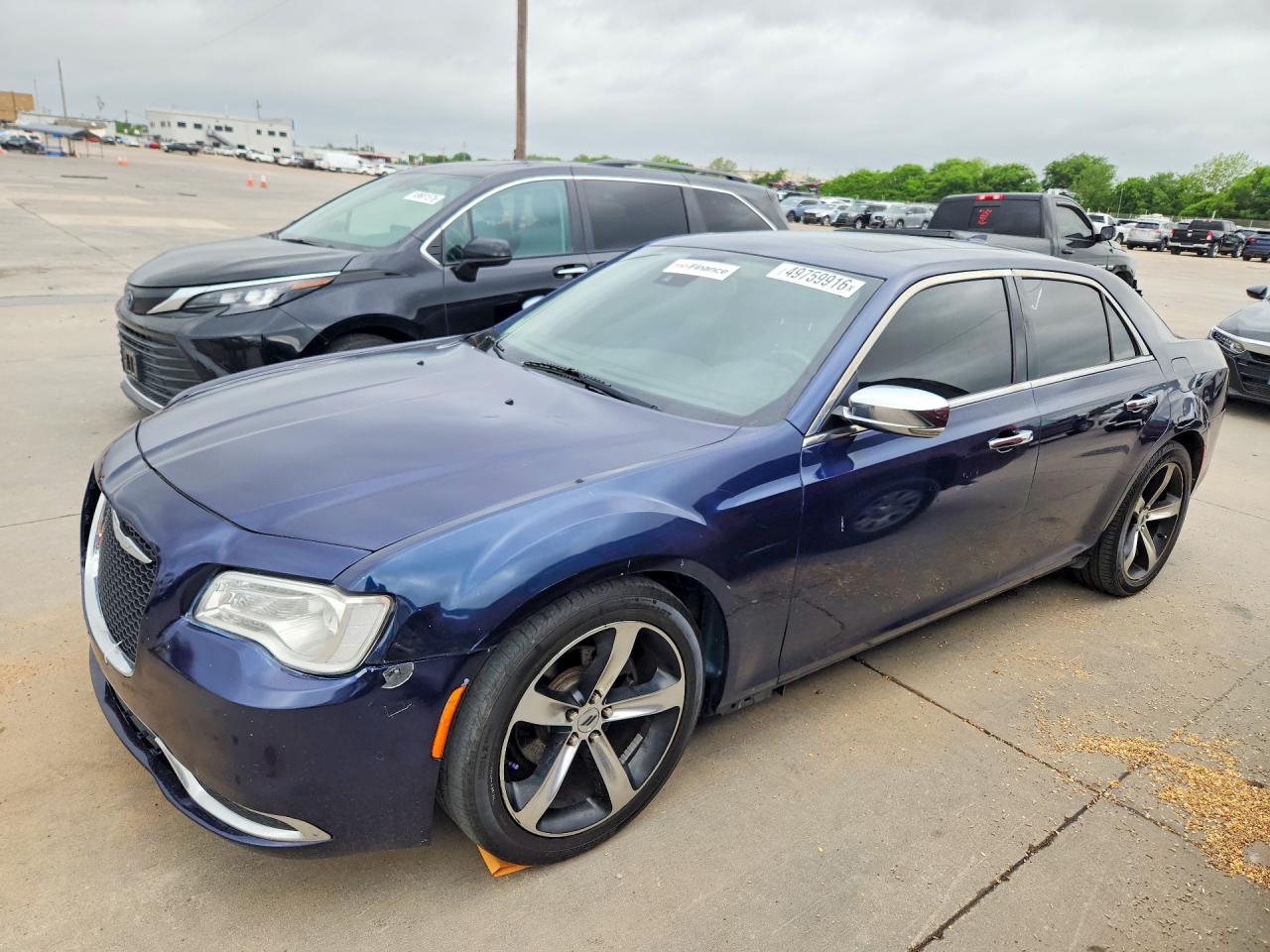 Salvage Chrysler 300 Image