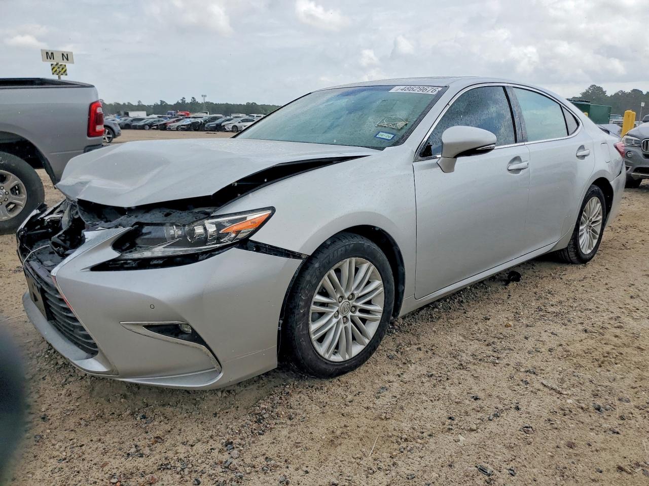 Salvage Lexus Es Image