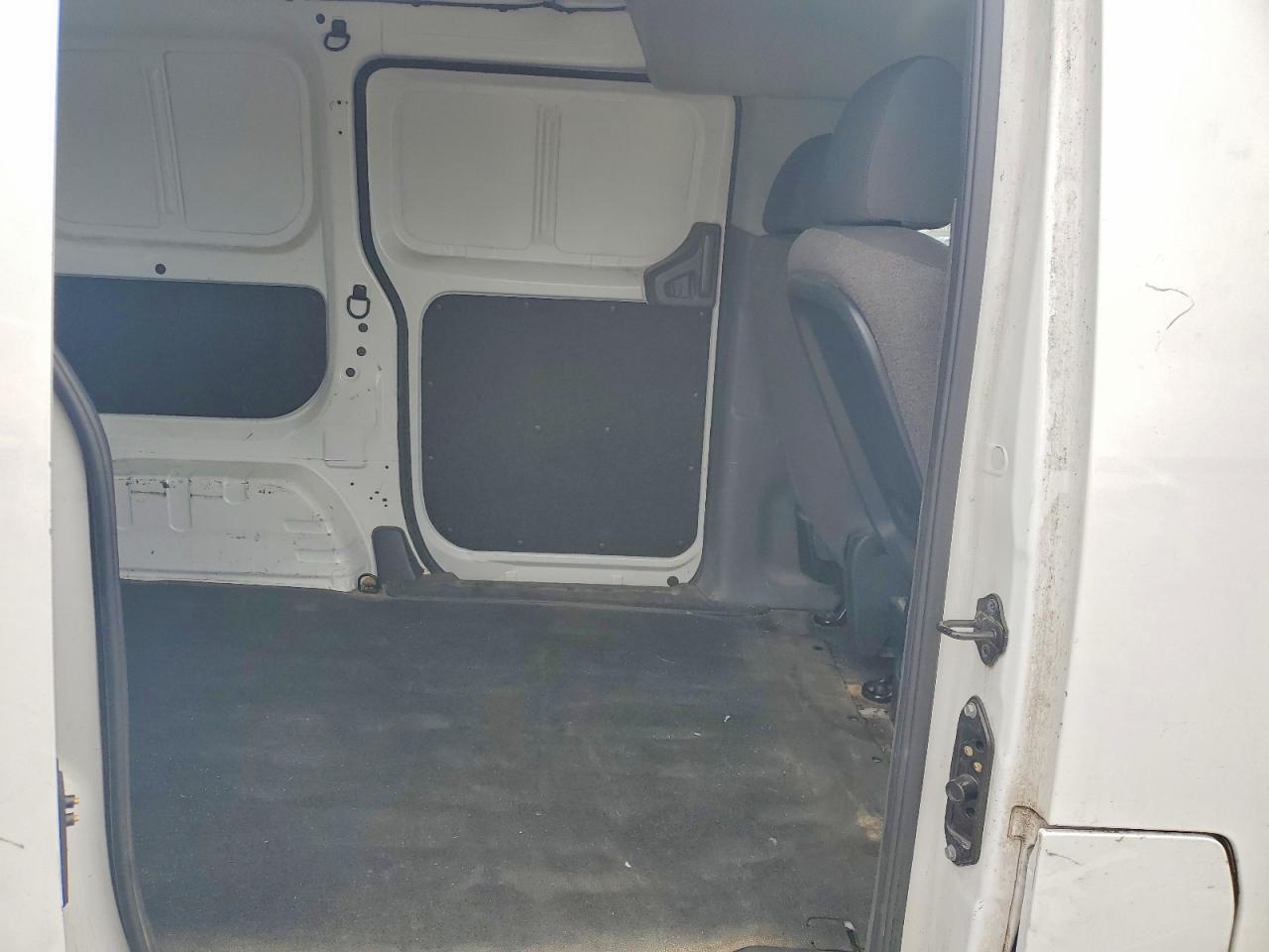 Nissan Nv