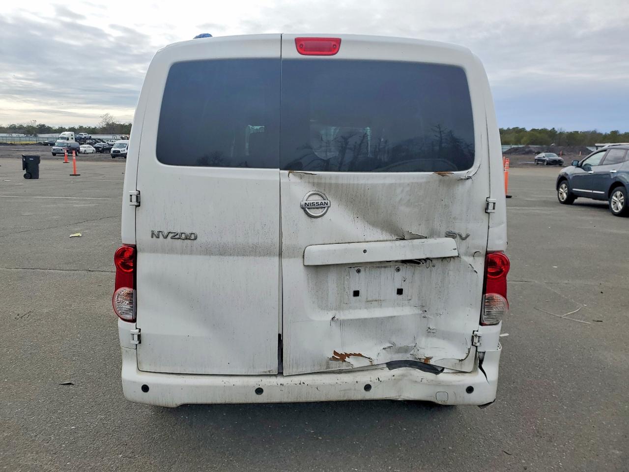 Nissan Nv