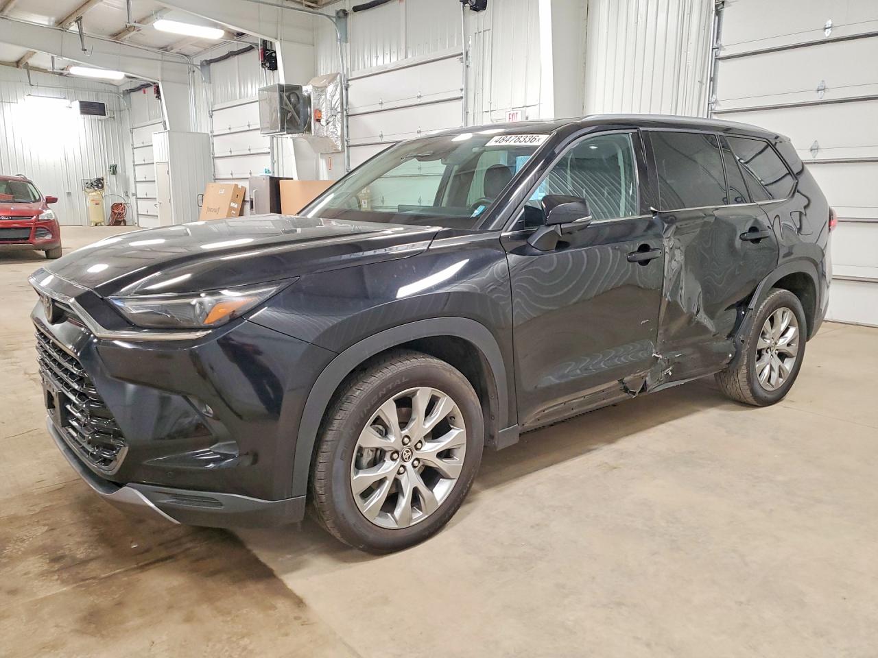 Salvage Toyota Grand Highlander Image
