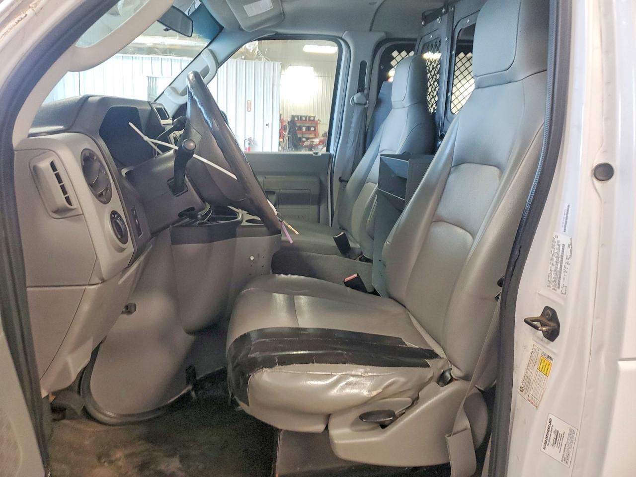 Ford Econoline E250 Van