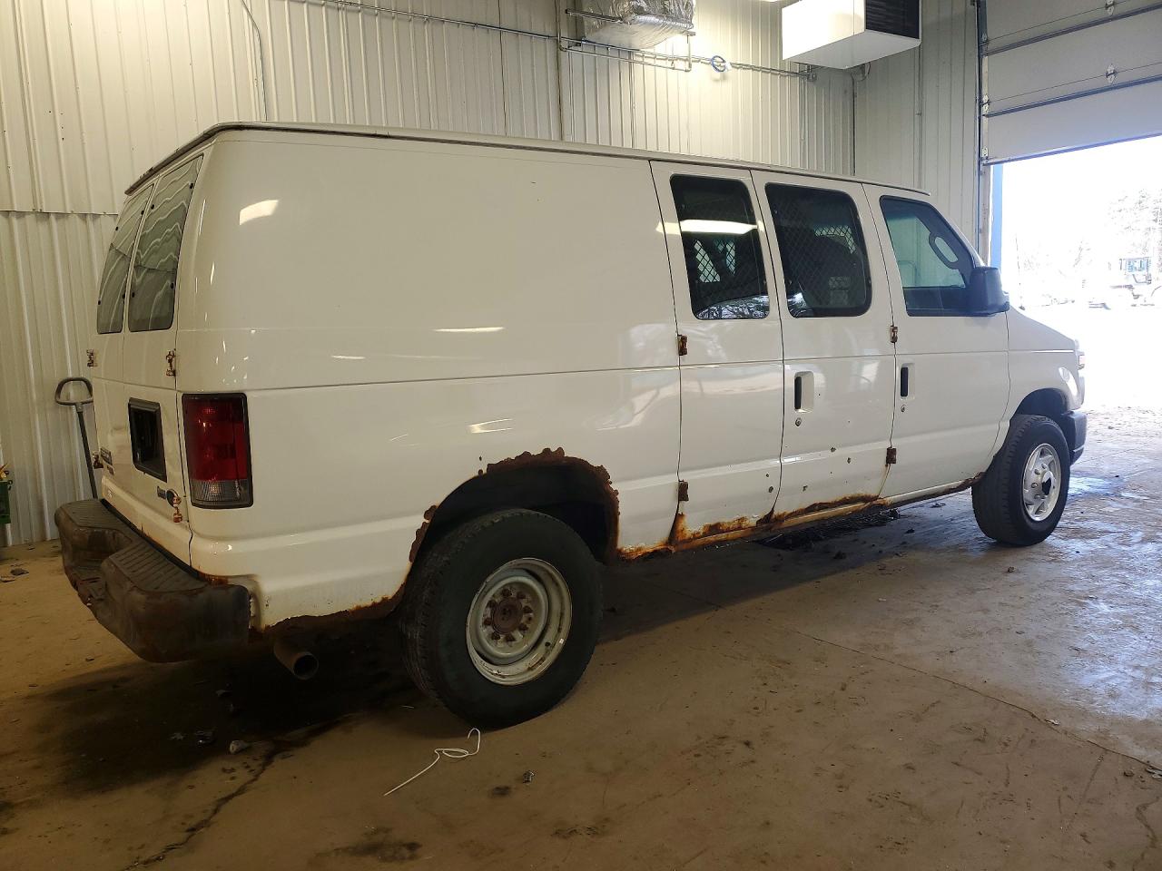 Ford Econoline E250 Van