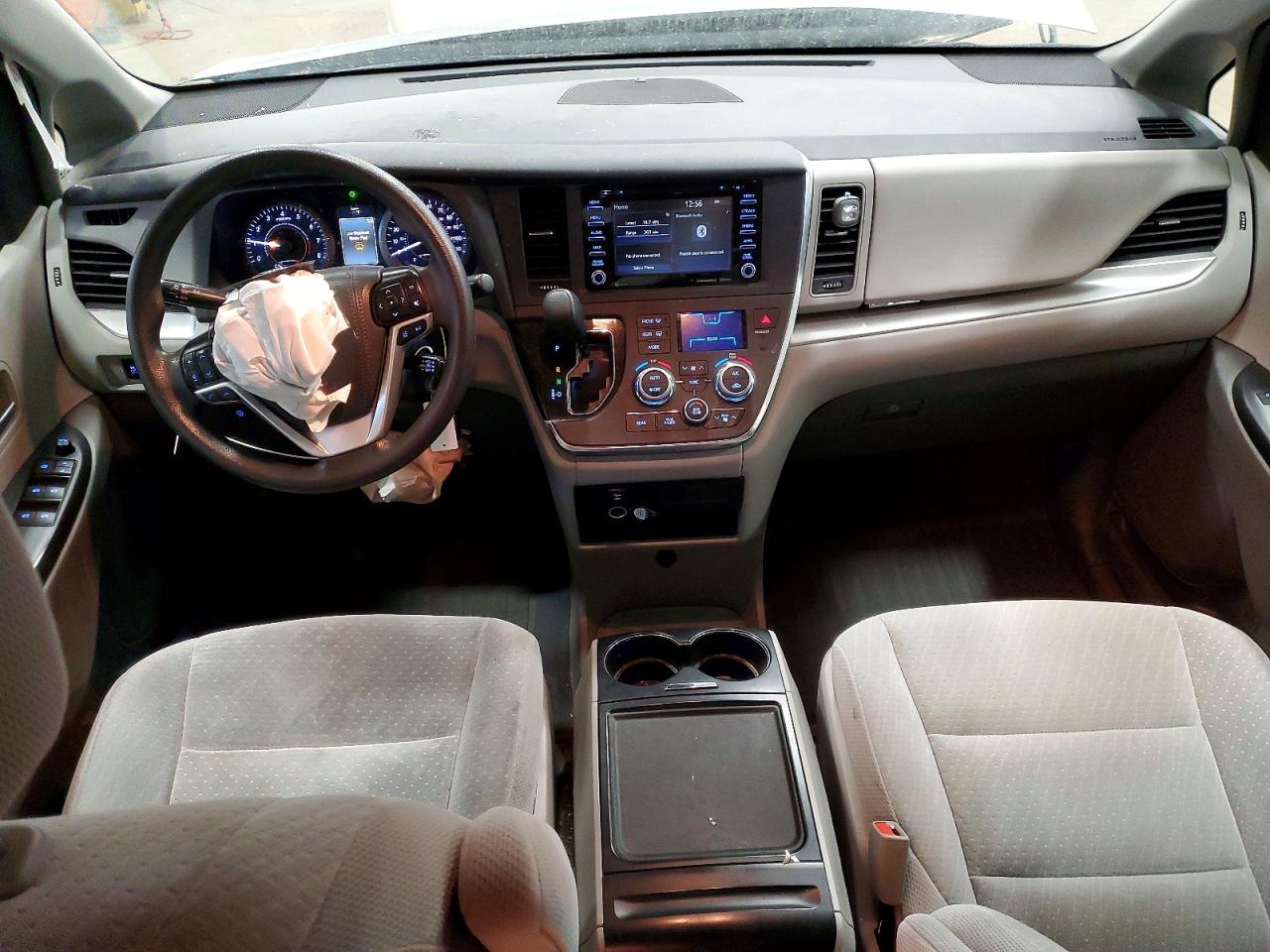 Toyota Sienna Le 8-passenger