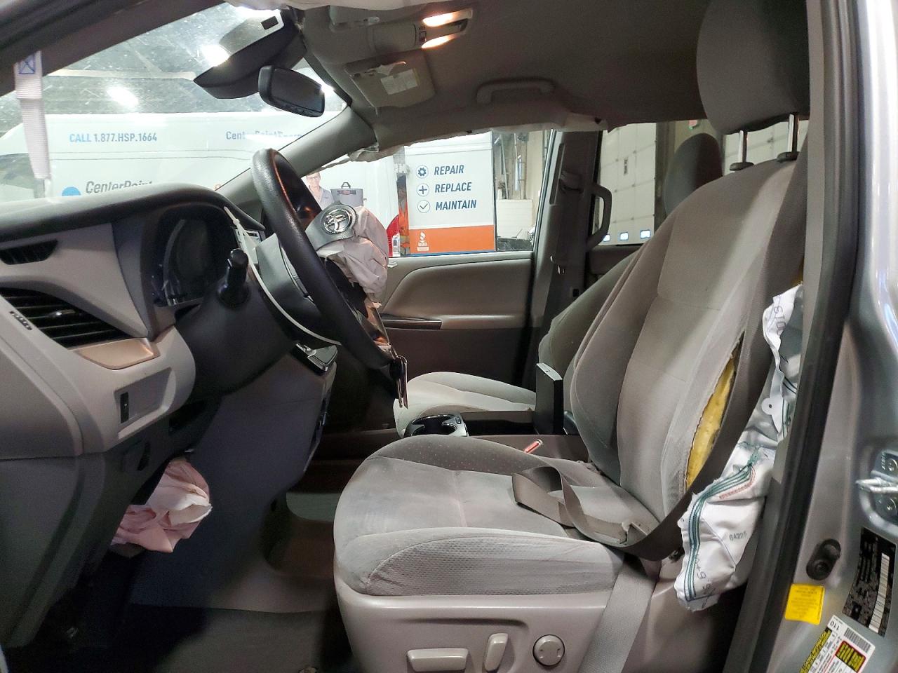 Toyota Sienna Le 8-passenger